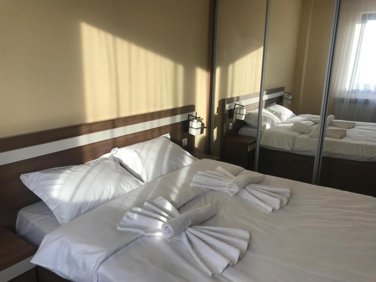 Constantin Lake View Apartment คอนสตันซา ภายนอก รูปภาพ