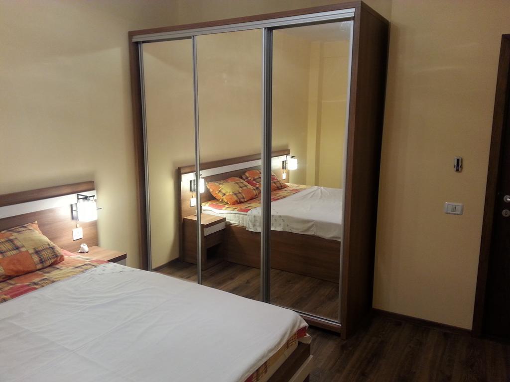 Constantin Lake View Apartment คอนสตันซา ภายนอก รูปภาพ